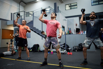 Atletas Picsil haciendo ejercicios de CrossTraining