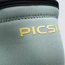 Logotipo de Picsil en la parte superior de la rodillera verde Neoboost.